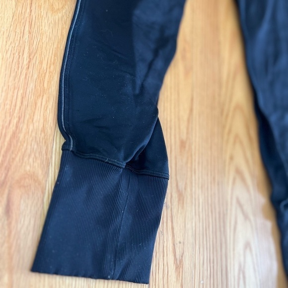 Lululemon size 12 joggers black - Picture 2 of 5